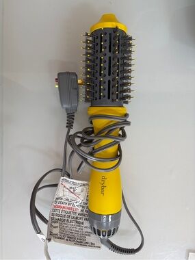 Drybar Single Shot Blow Dry Brush - perfect shape!